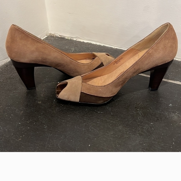 Brand new Sofft leather pumps 4” heels - Picture 5 of 7